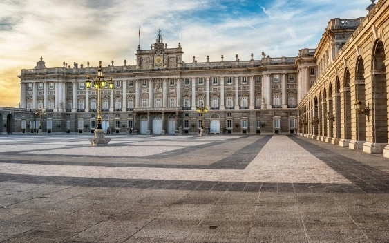 Madrid, Spain: the Royal Palace - Pacotes para Espanha