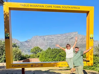 Moldura com Table Montain ao fundo em Cape Town na África do Sul