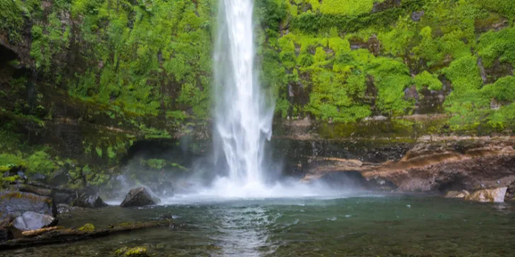 Cachoeira Salto El Claro em Púcon
