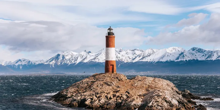 Farol do fim do mundo em Ushuaia na temporada de neve Argentina