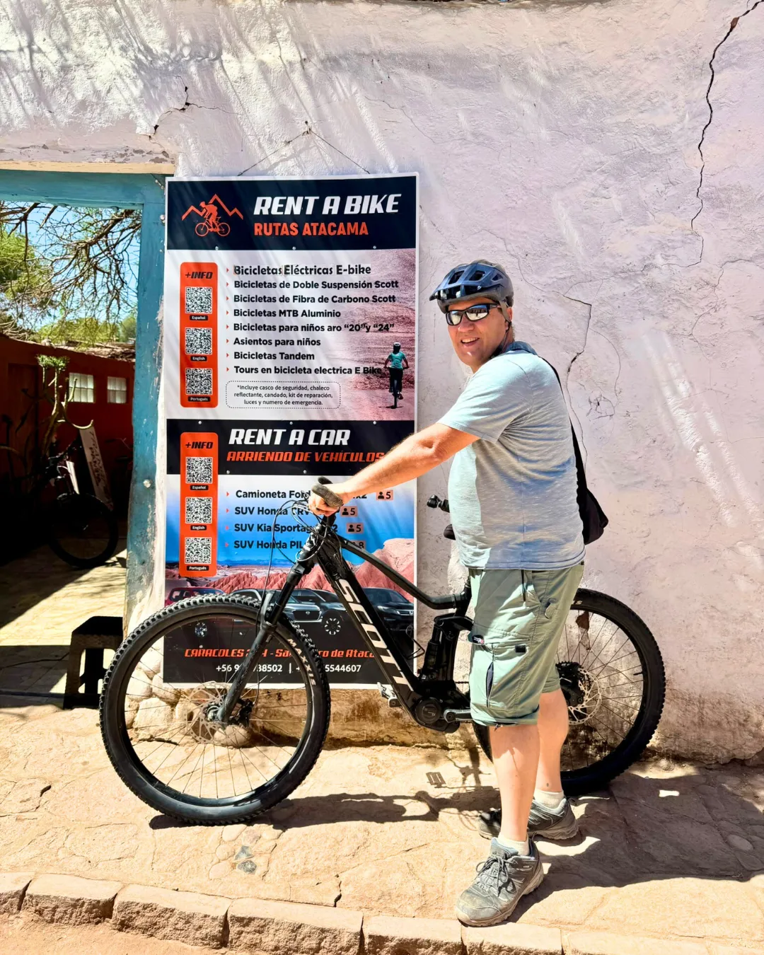Peter Goldschmidt alugando bike no Rutas Atacama - Chile